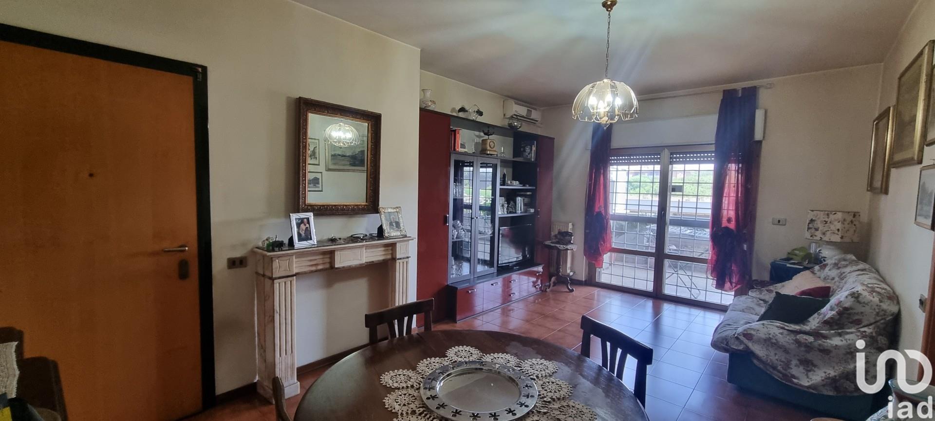 Sale Apartment 77 m² - 2 bedrooms - Rome