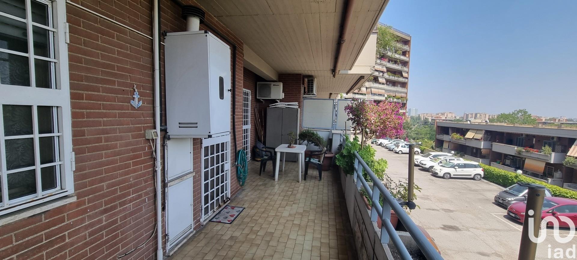 Sale Apartment 77 m² - 2 bedrooms - Rome