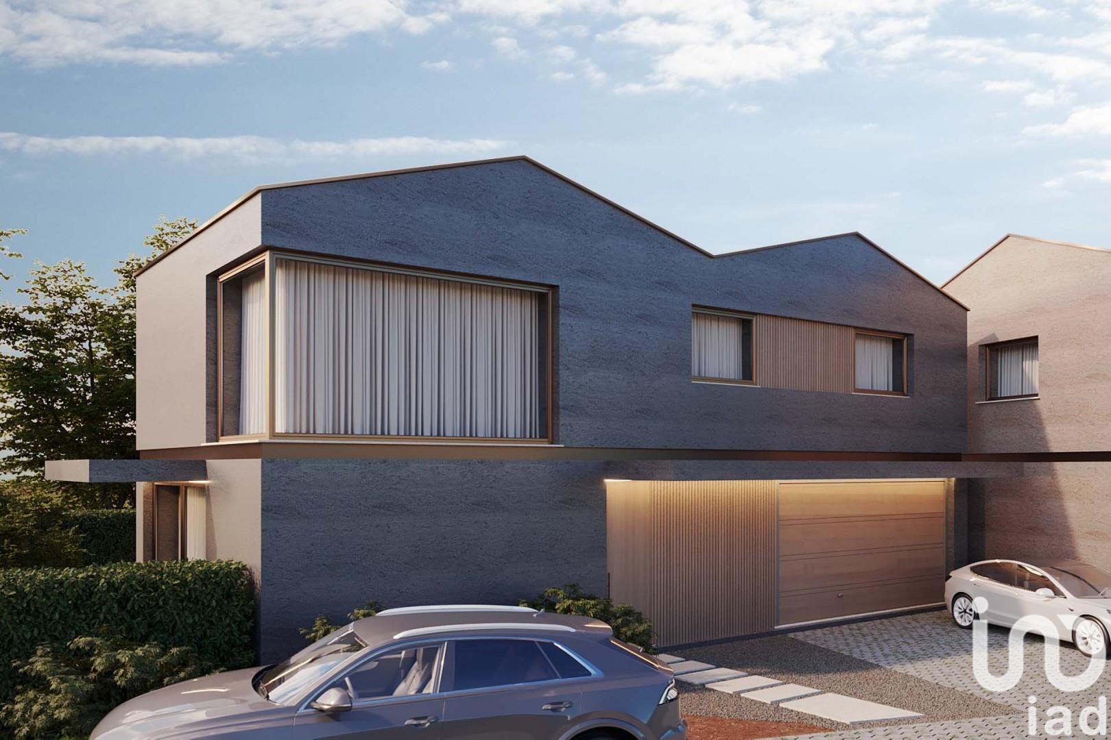 Sale Detached house / Villa 183 m² - 3 bedrooms - Luisago