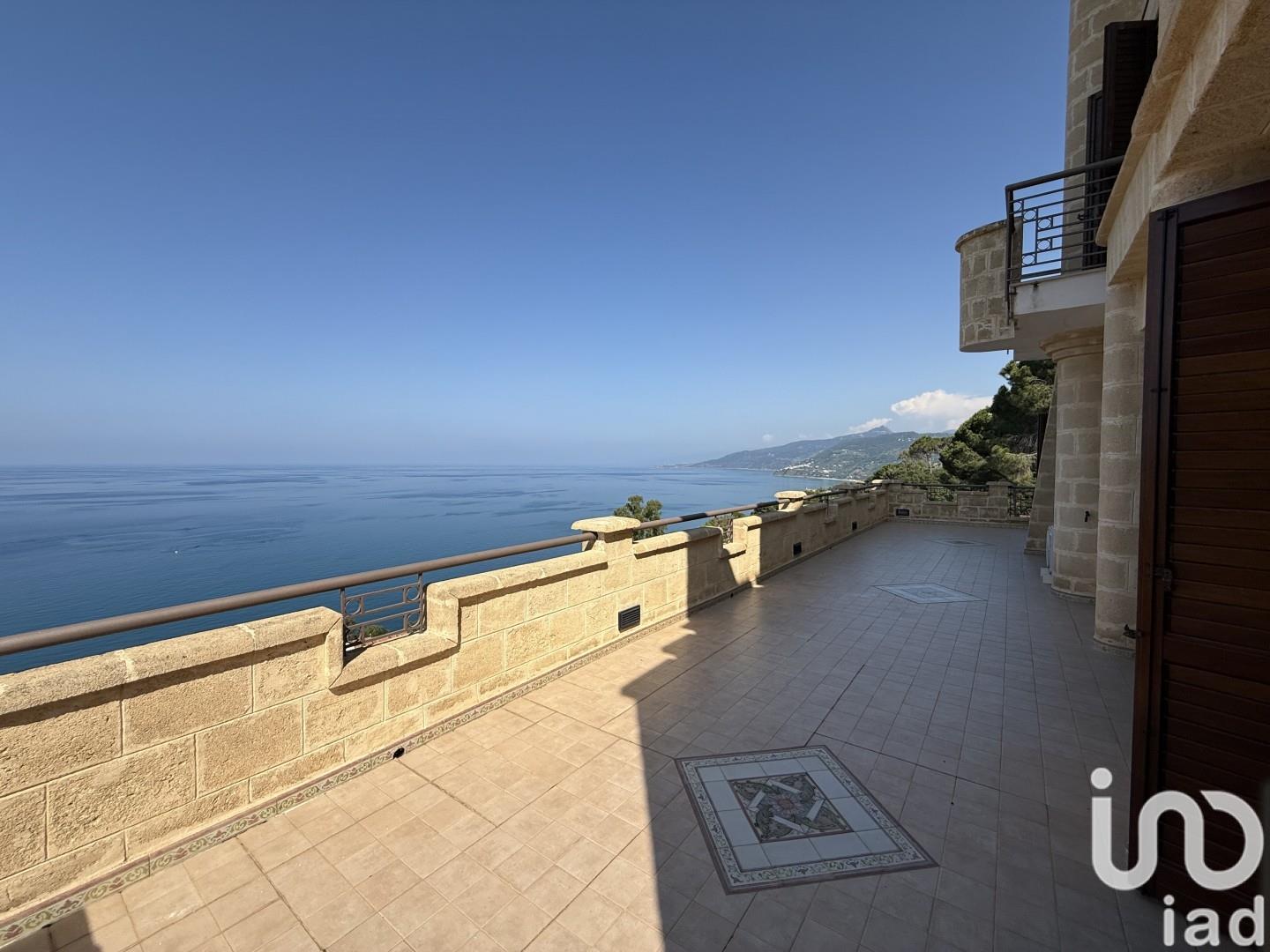 Sale Home 452 m²