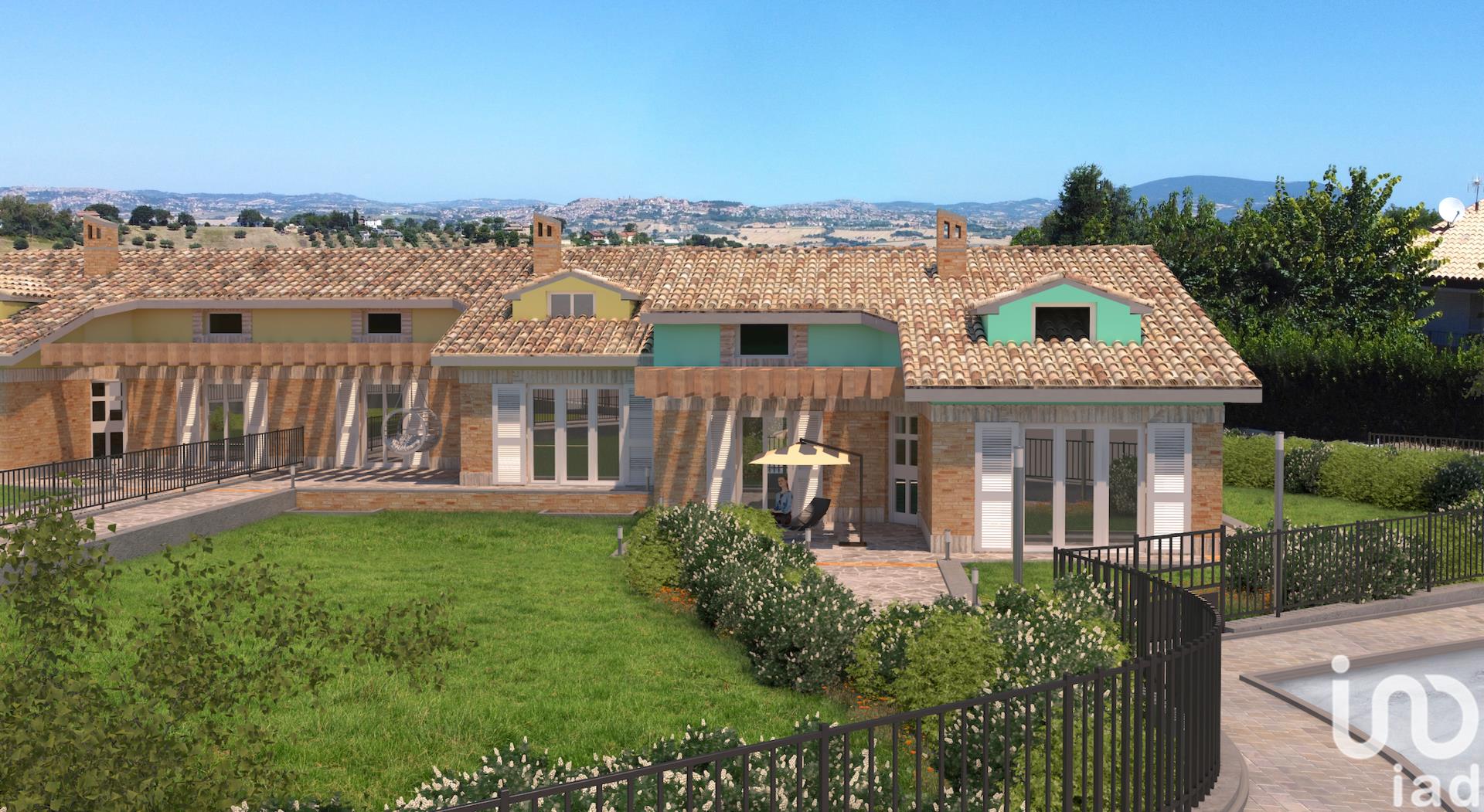 Sale Detached house / Villa 250 m² - 3 bedrooms - Recanati