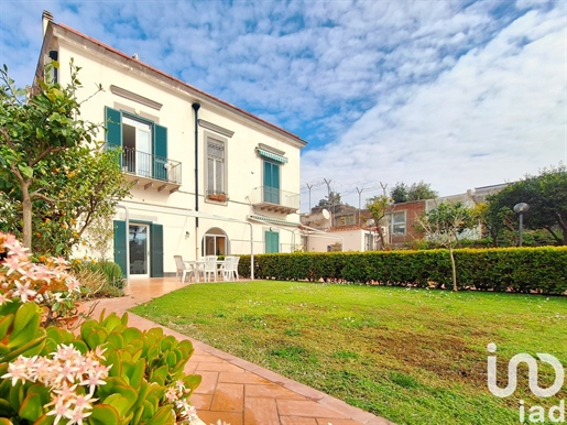Sale Apartment 243 m² - 3 bedrooms