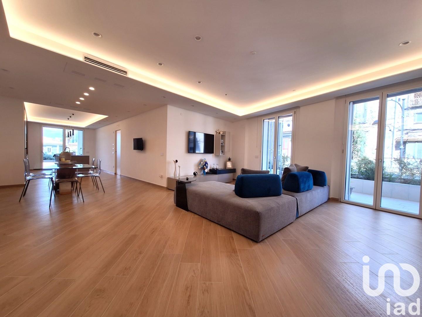 Sale Apartment 150 m² - 3 bedrooms