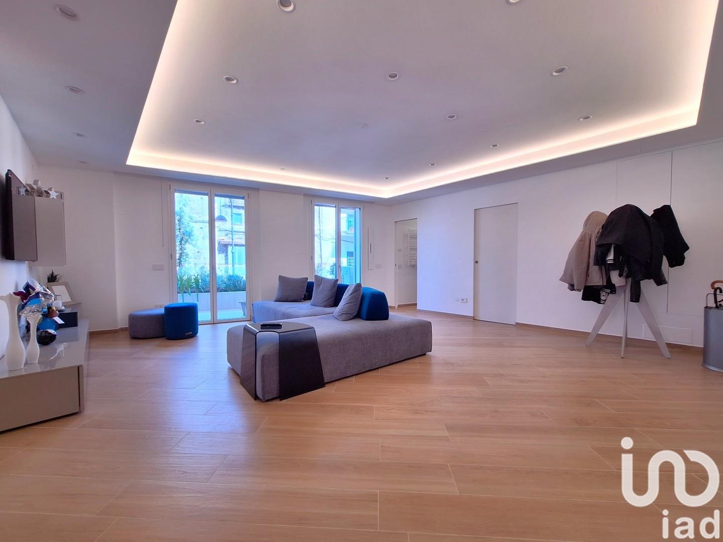 Sale Apartment 150 m² - 3 bedrooms