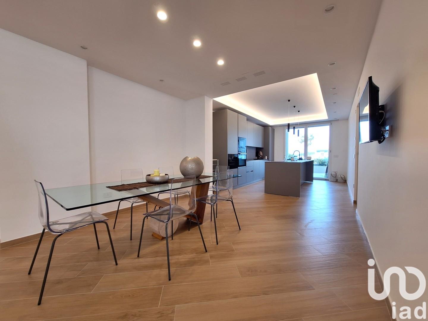 Sale Apartment 150 m² - 3 bedrooms
