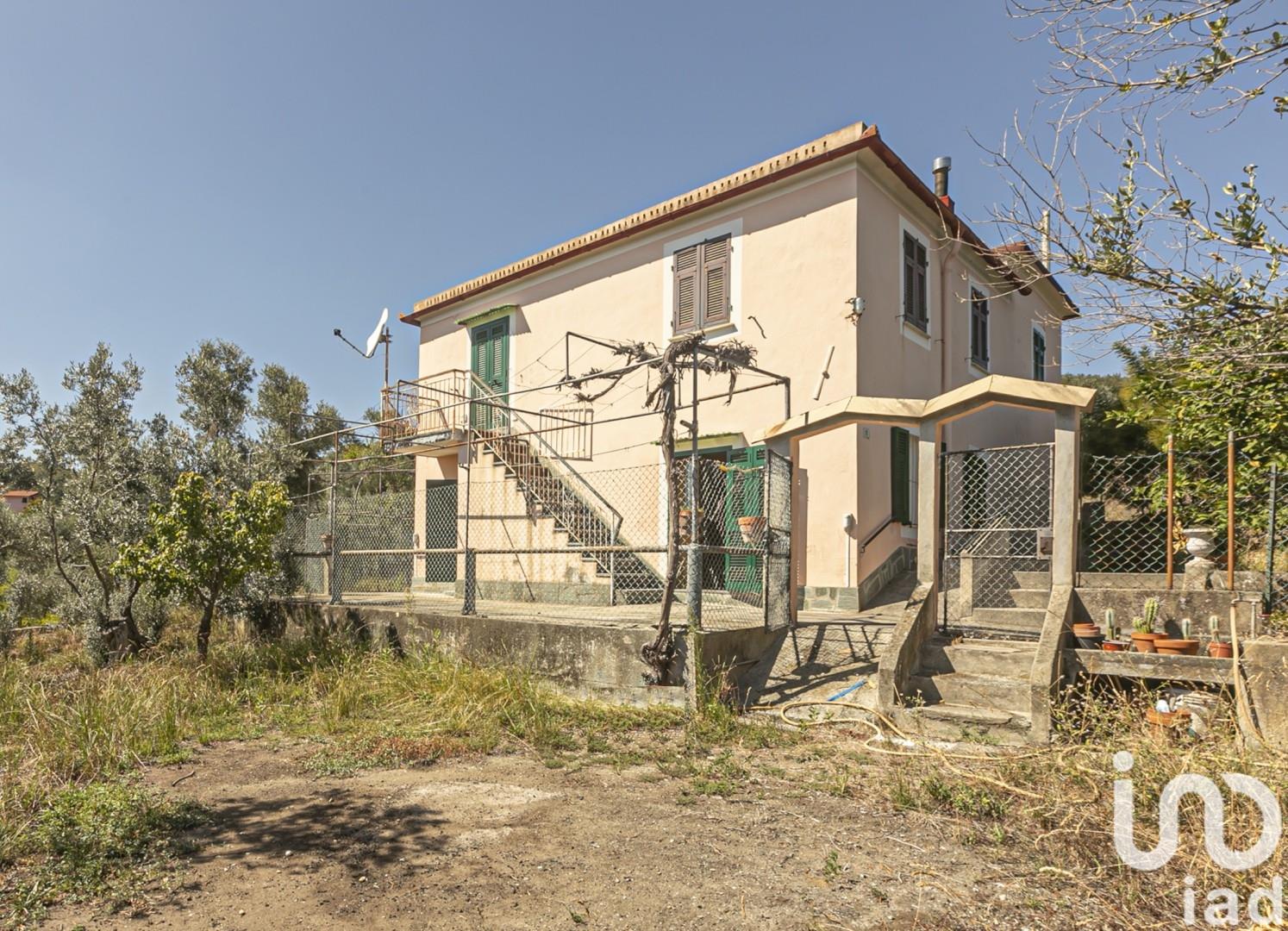 Sale Detached house / Villa 170 m² - 4 bedrooms - Varazze
