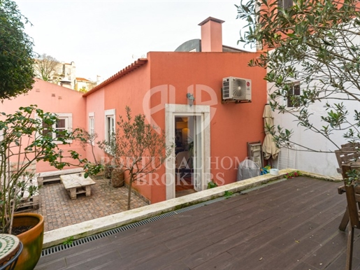 Charming 1 bedroom flat with terrace next to the Graça Viewpoint