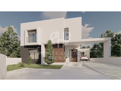 New House for Sale in Foros de Amora w/ pool and garage - Seixal