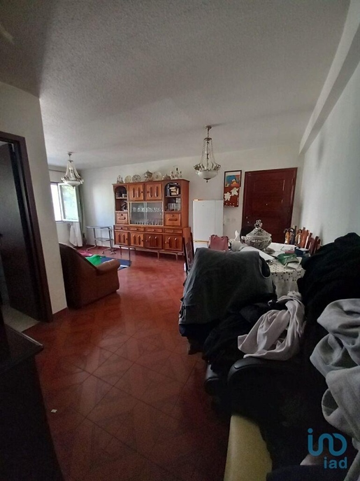 Apartamento T3 em Santo António da Charneca de 93,00 m²