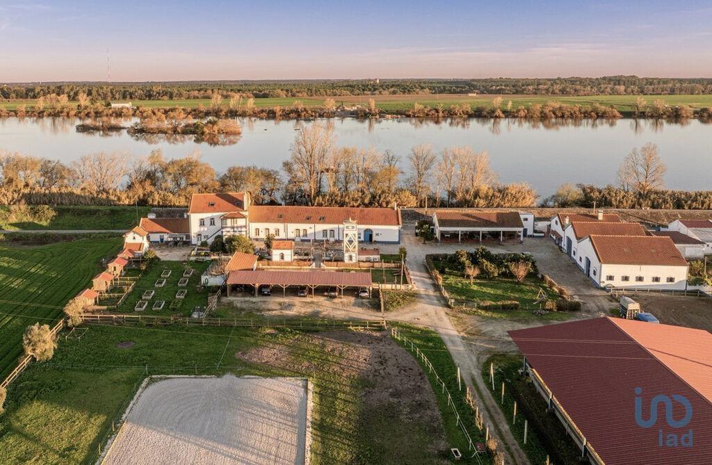 Fifth with 10 Rooms in Valada with 1337,00 m²