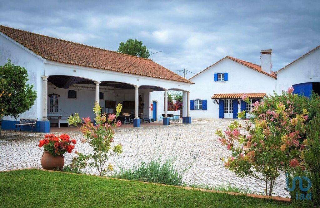 Fifth with 10 Rooms in Valada with 1337,00 m²