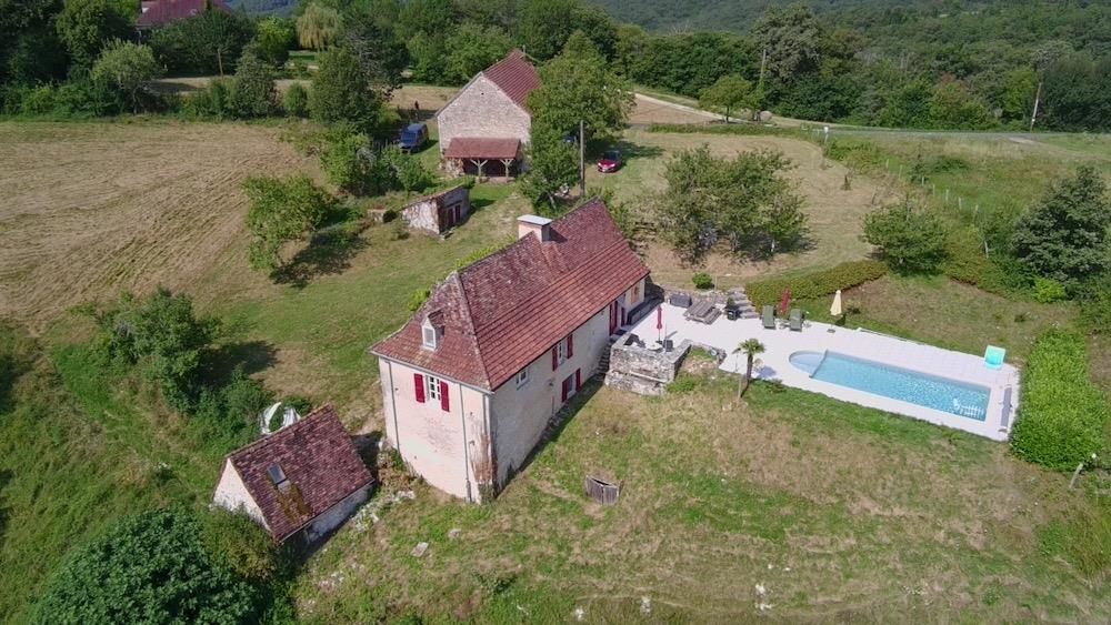  Authentic house with guest house and barn on 1.4 ha. Panoramic!!