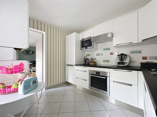 Renovated 4-room apartment for sale in Tours (37) Théâtre district