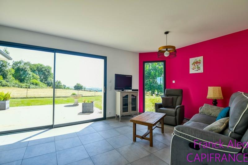 Contemporary 4-room house Andoins (64)