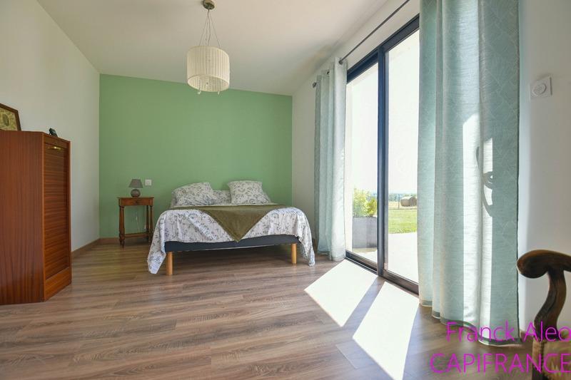 Contemporary 4-room house Andoins (64)