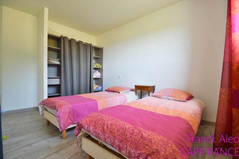 Contemporary 4-room house Andoins (64)