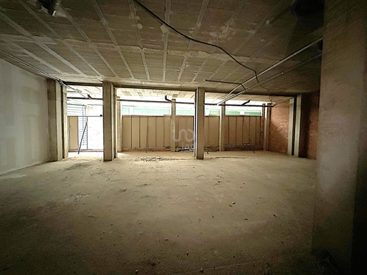 Shop / commercial premises - 199.00 m2