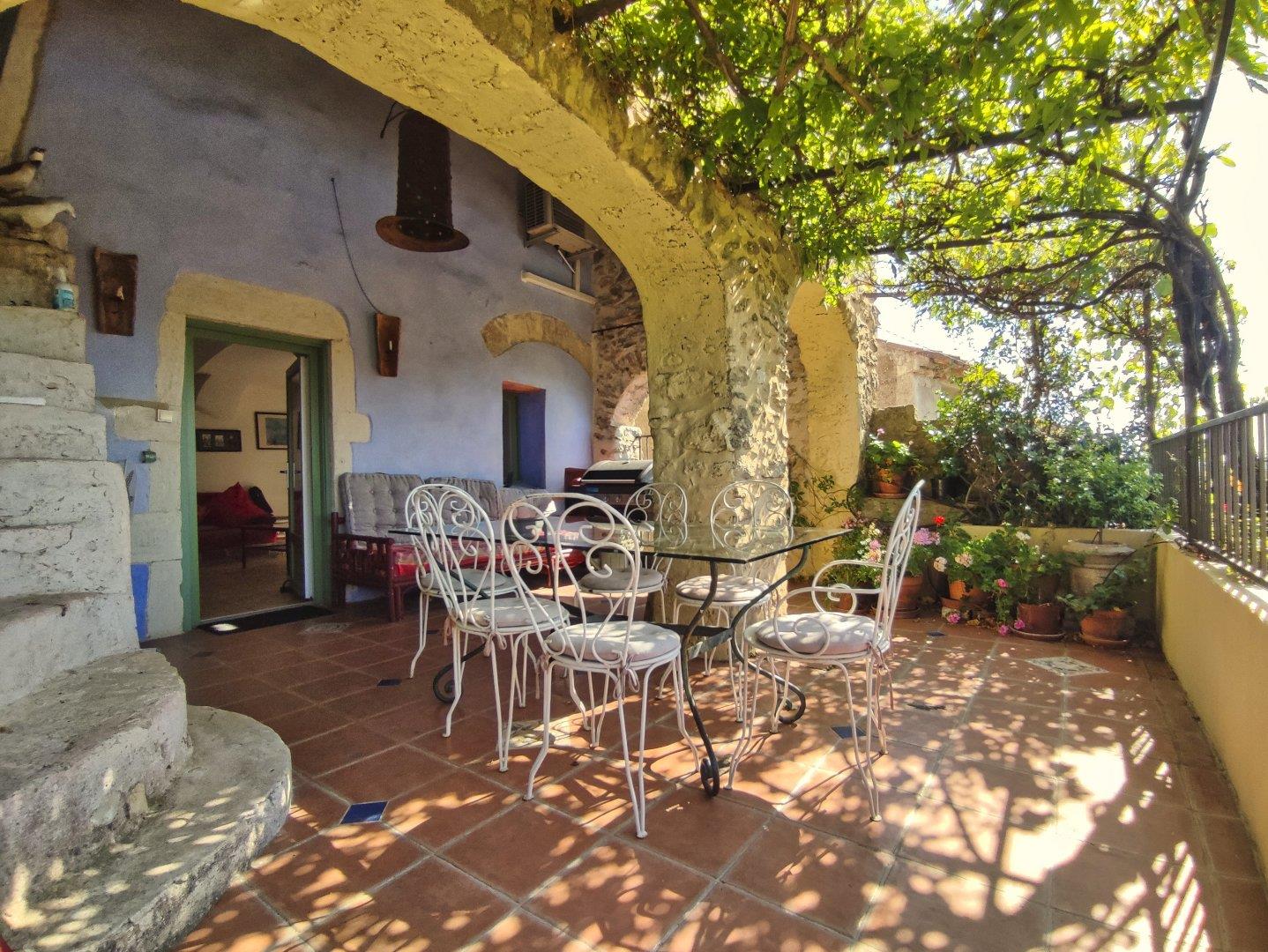 Maison à vendre, 183m², Saint-Julien-les-Rosiers