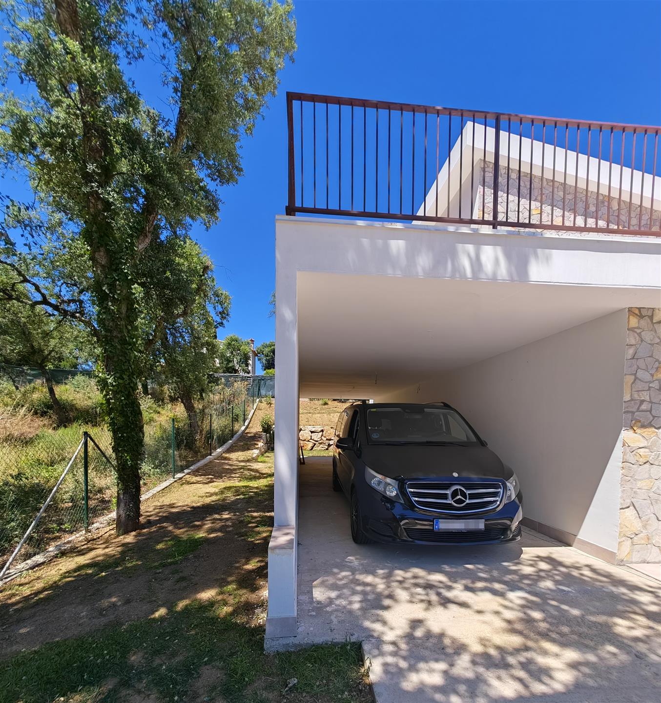 Casa in un'urbanizzazione sicura con piscina e giardino, a 20 minuti da Girona.