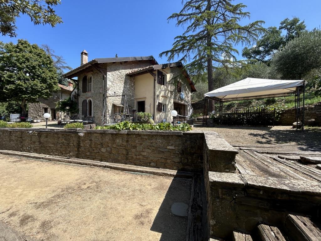 Fairly priced property with Two houses, great view, pool, garden