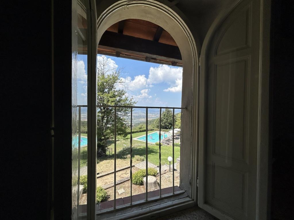 Fairly priced property with Two houses, great view, pool, garden