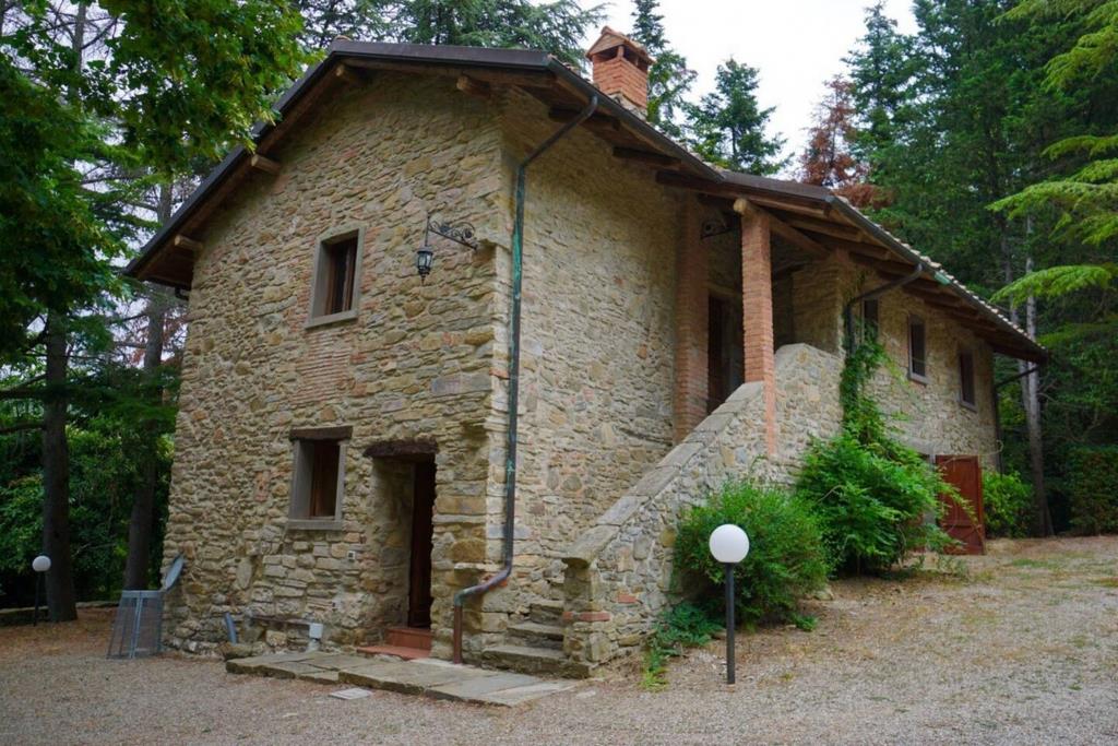 Fairly priced property with Two houses, great view, pool, garden