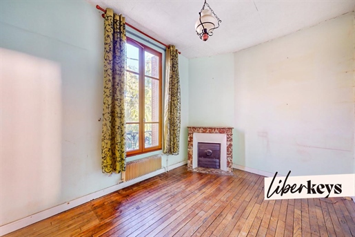 House 5' walk M° Pleyel