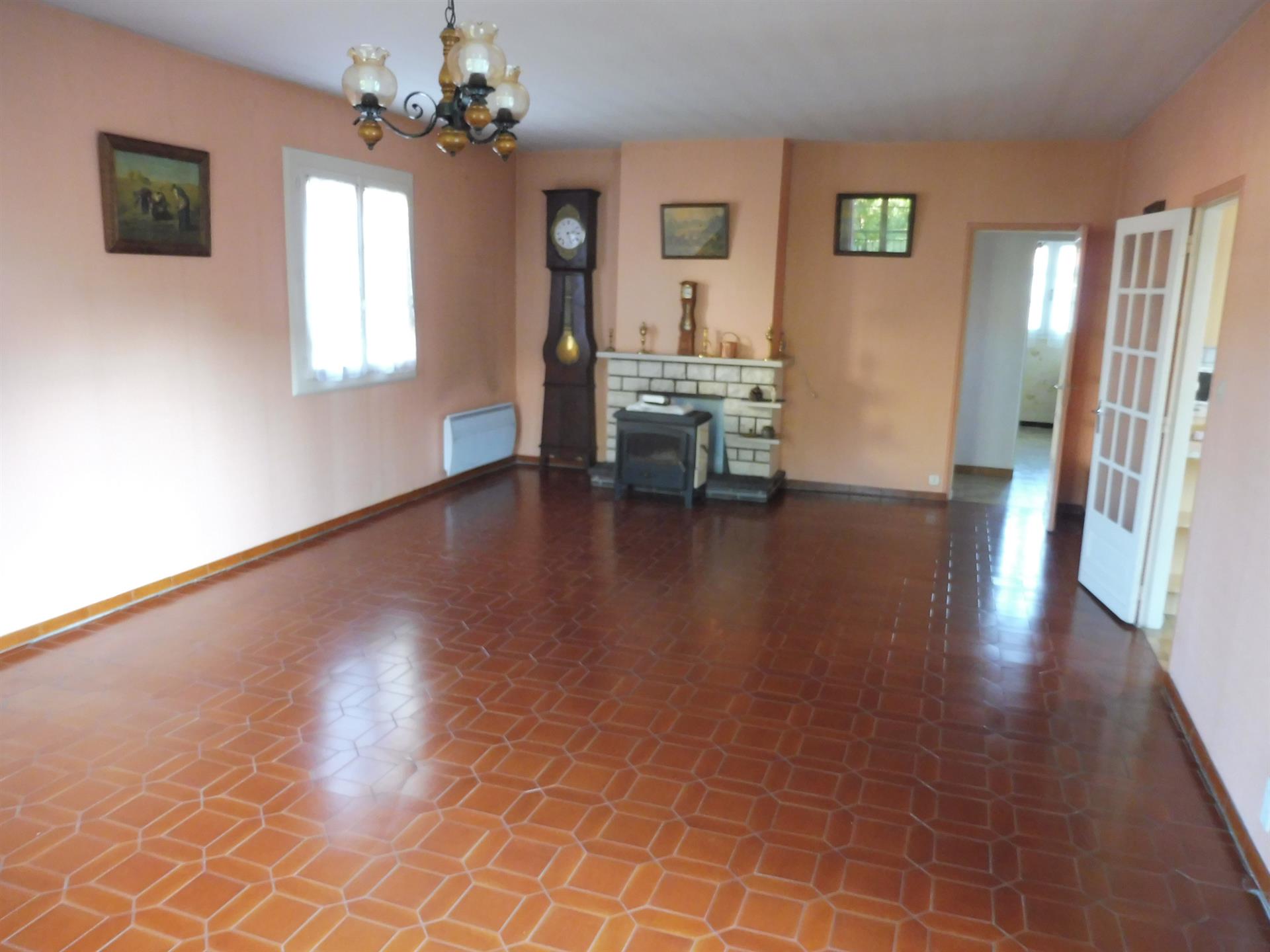 Compra: Vivenda (24600)