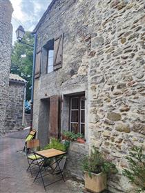 Charmant stenen huis in St Pierre des Champs, een middeleeuws dorp in de buurt van Lagrasse 