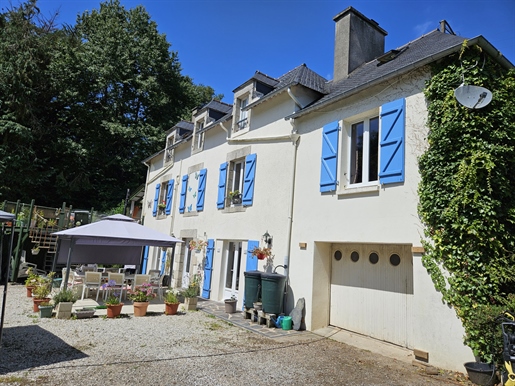 Lake Guerledan Large Stone House