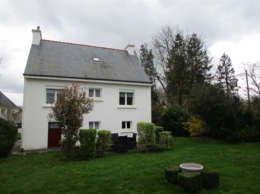 Belle Maison Sur Sous-Sol