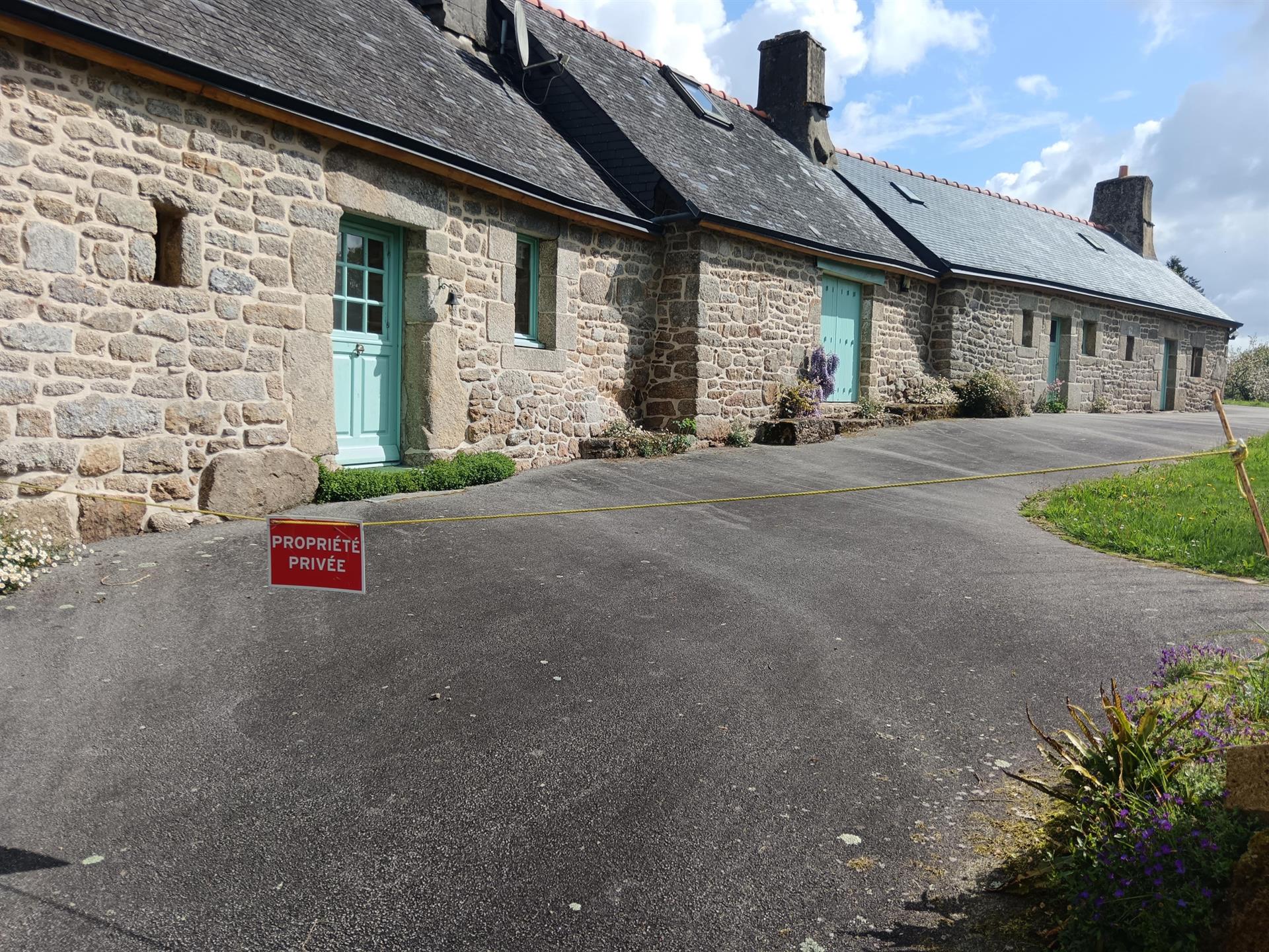 Bauernhaus mit Zweithaus und großem Grundstück