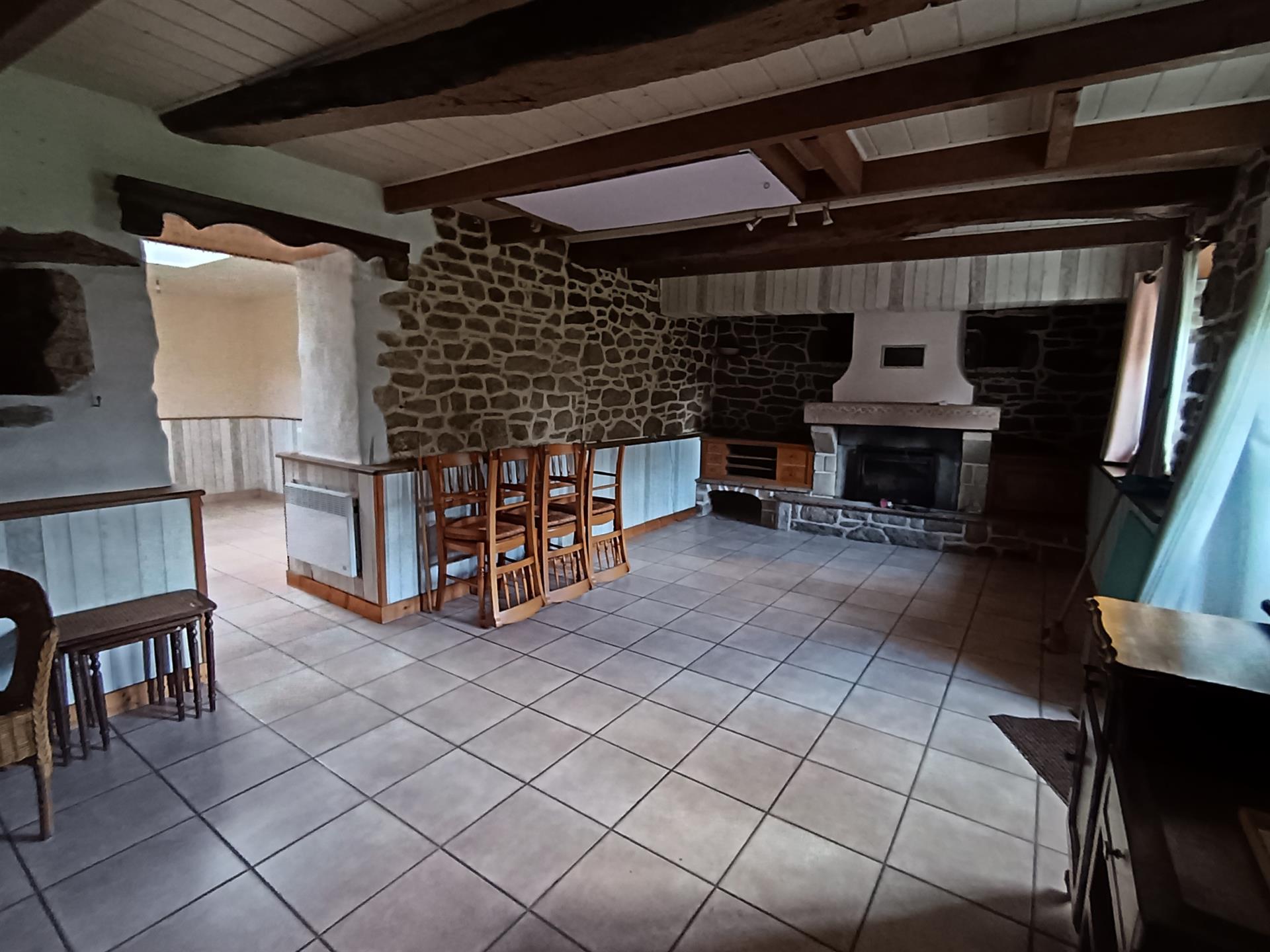 Bauernhaus mit Zweithaus und großem Grundstück