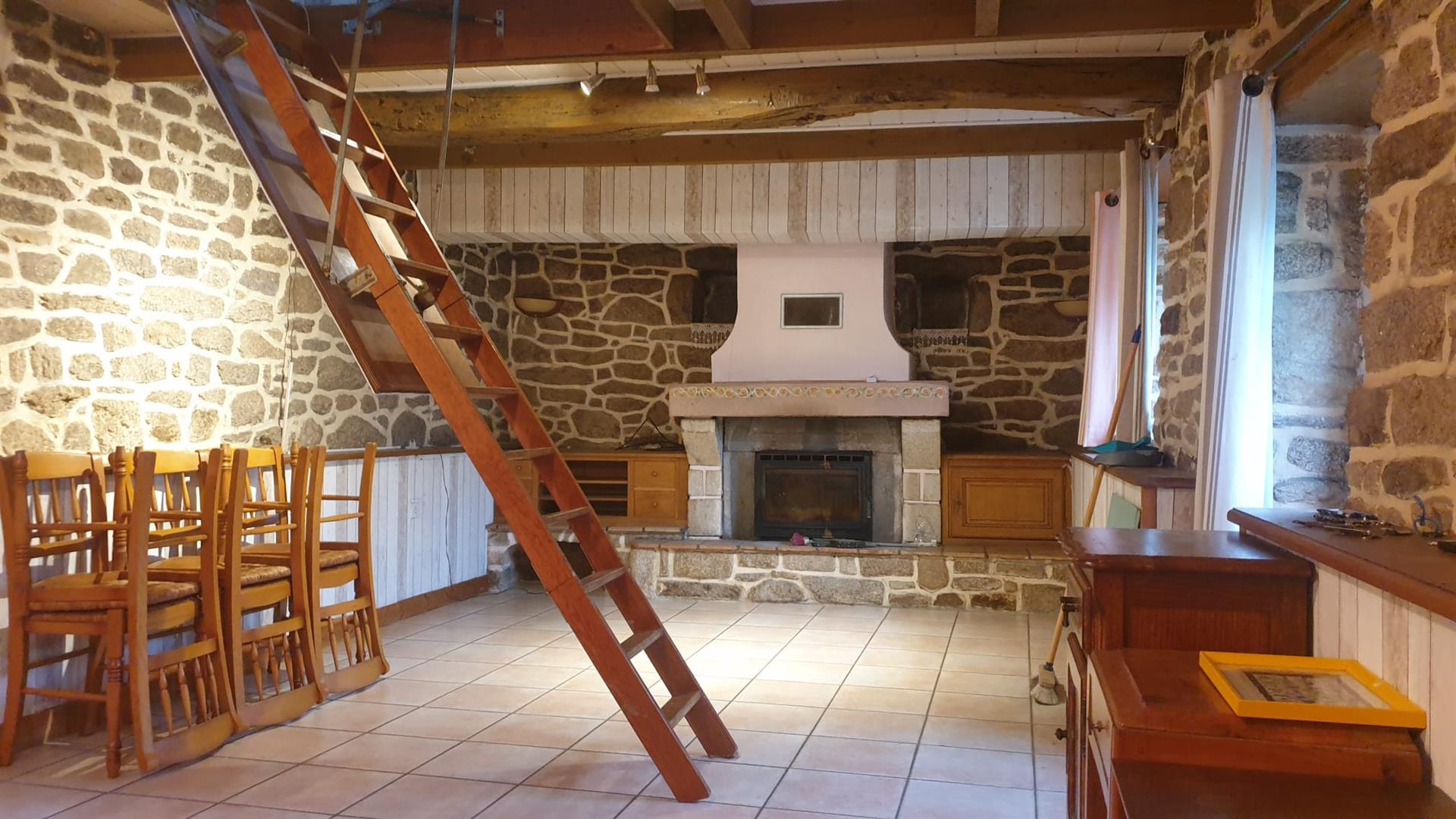 Bauernhaus mit Zweithaus und großem Grundstück