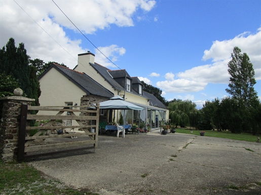 Hübsches Steinhaus mit Schuppen und Grundstück von 4800 m2