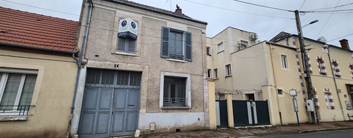 Investment or first purchase opportunity! Town house with work in Montargis