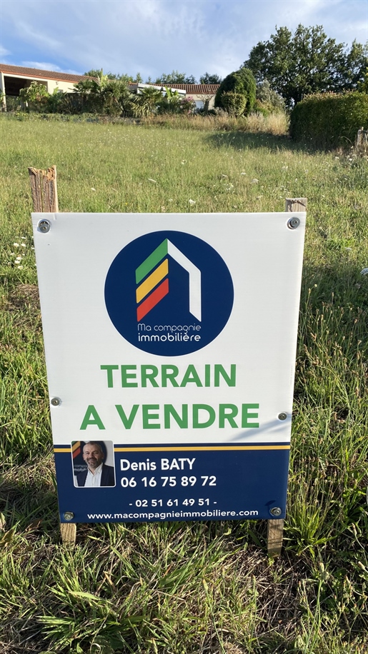 Beautiful, well-exposed plot of land of 1008 m2 in Chefviens €28 per m2