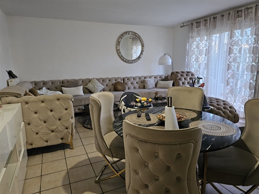 T4 apartment with 220m2 of garden - €219,000 - Secure Residence Le Pontet