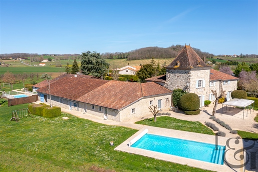 For sale an estate of 3 cottages in Lot-Etgaronne (47) in a quiet area