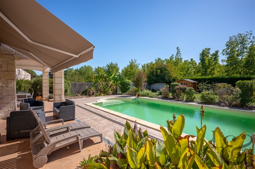 A vendre maison contemporaine avec piscine à Sainte-Livrade-sur-Lot en lot-et-garonne (47)