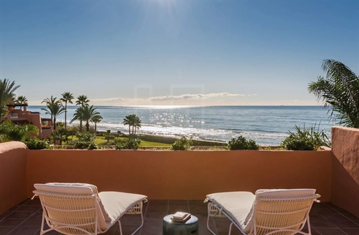 Neues Duplex-Penthouse am Strand mit Postkarten-perfektem Meerblick zum Verkauf in La Morera, Marbe