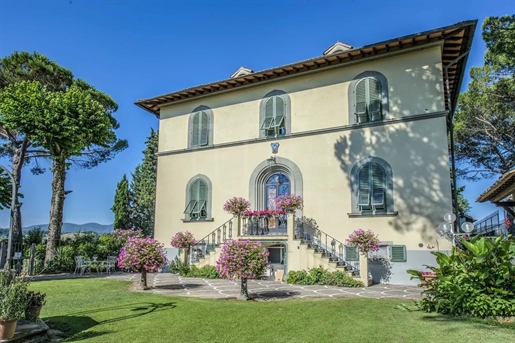 16 Camere da Letto - Villa - Provincia di Firenze - Vendita