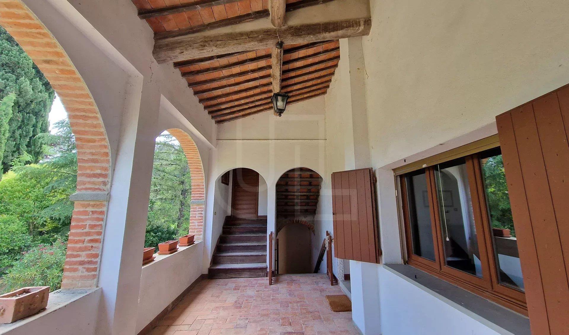 Farmhouse located in the Tuscun Countryside