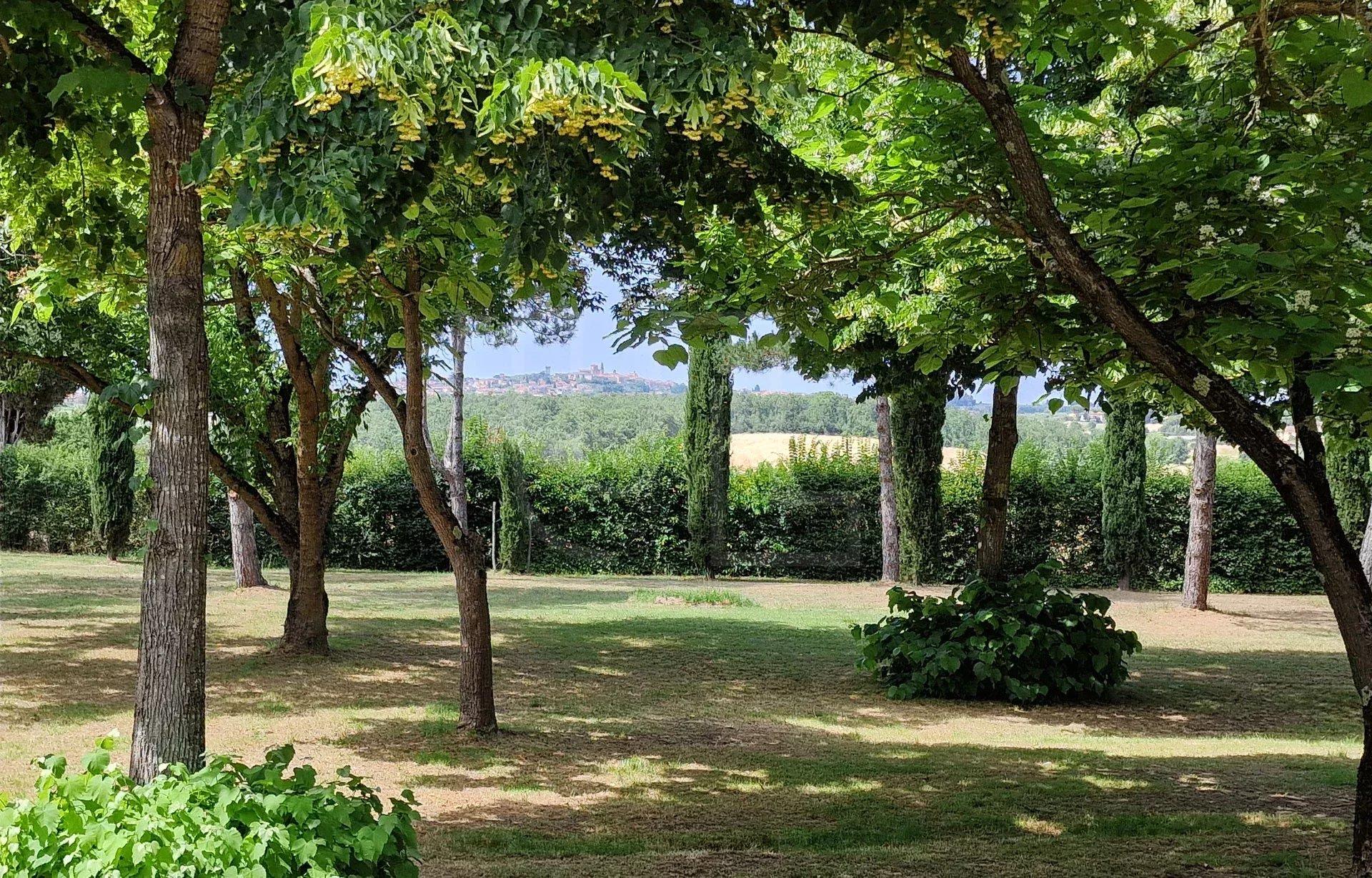 Farmhouse located in the Tuscun Countryside