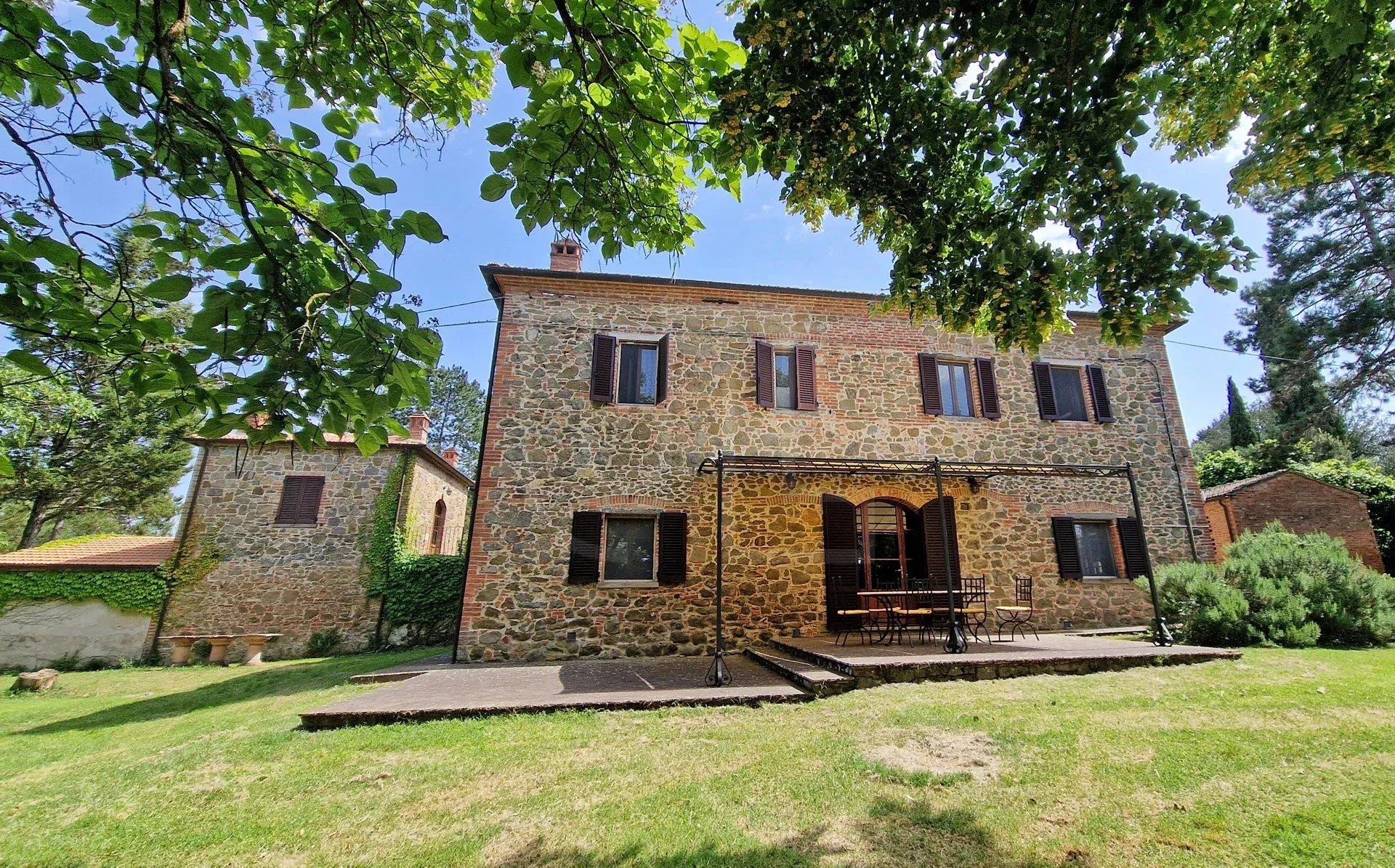 Farmhouse located in the Tuscun Countryside