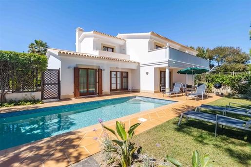 3 Bedrooms - 3 Bathrooms - Private Swimming Pool