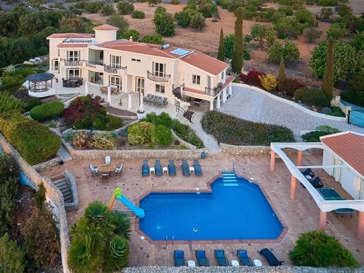 Magnificent mansion in Paphos