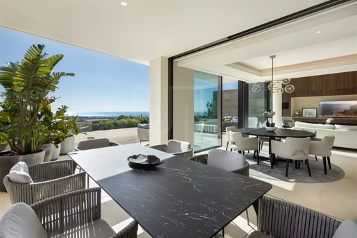 Elegantes Duplex-Penthouse mit malerischer Aussicht zum Verkauf in Grand View, La Quinta, Benahavis