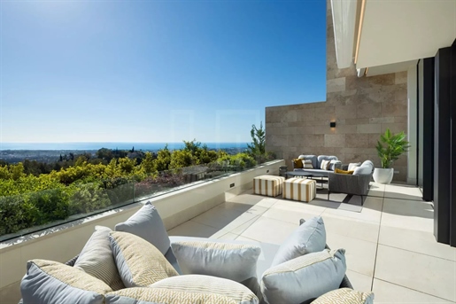 Strak duplex penthouse met schilderachtig uitzicht te koop in Grand View, La Quinta, Benahavis