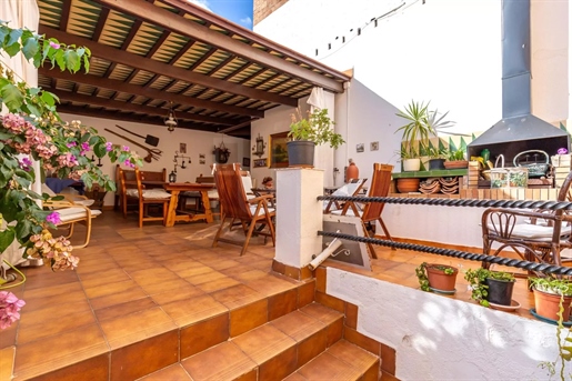 7 Bedrooms - Town House - Barcelona - For Sale